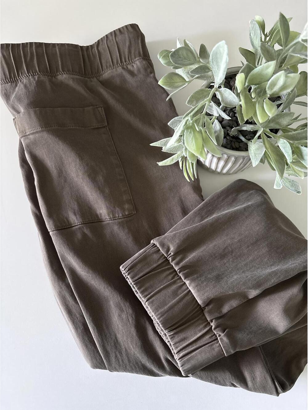 Bella Dahl Joggers, Women’s size Large